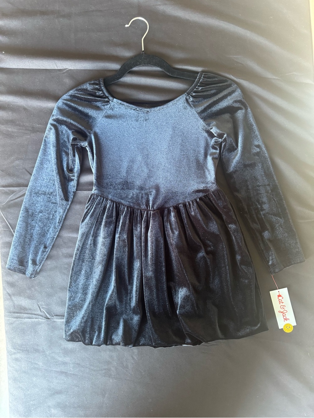 NWT Cat & Jack Girls Long Sleeve Velvet Bubble Hem Dress Black Size S (6/7)